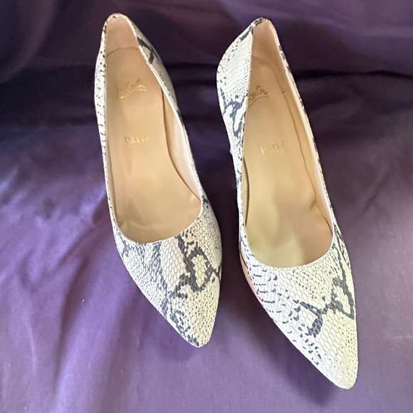 Christian Louboutin Shoes - EUC Christian Louboutin Black and White Snake Print Heels